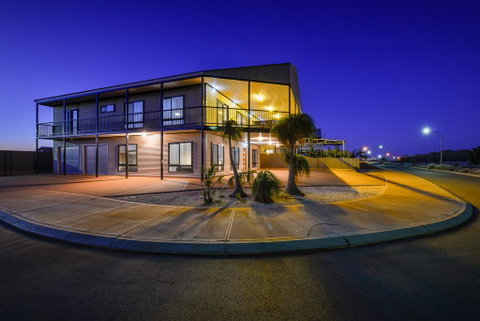 16 Crevalle Way - Fantastic House With Gulf Views - Hotel QLD 1