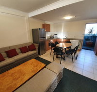 16 Lakeview Plaza - Hotel QLD