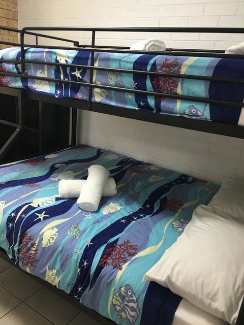 17 North Street Budget Accommodation - Hotel QLD 3