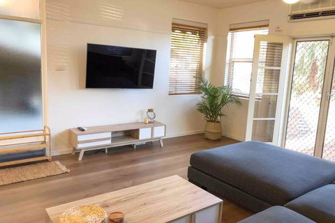2 Bedroom, SHORT Walk To CBD,BEACH And DARBY ST - Hotel QLD 0