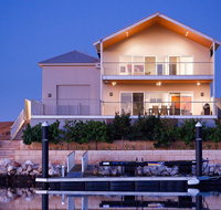 21 Corella Court - PRIVATE JETTY  POOL - Hotel QLD