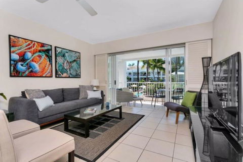 2121 BEACH CLUB - Hotel QLD 1