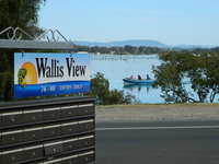 26 Wallis View - Opposite the Lake - 3 Bedroom Apartment - Sleeps 8