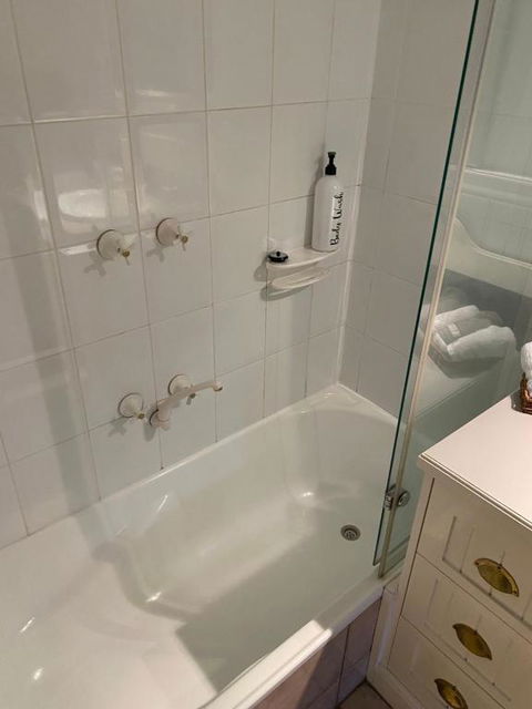 Creek Cottage Bed And Breakfast Traralgon - Hotel QLD 4