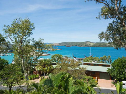 3 Bedroom Heliconia Grove On Hamilton Island - Hotel QLD 0
