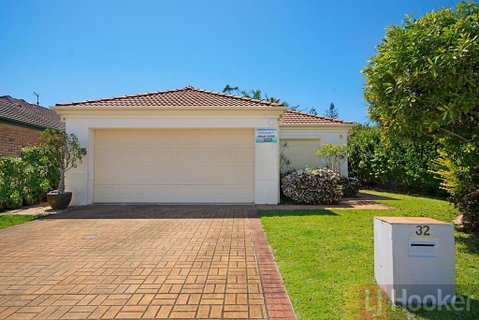 32 Beachside - Hotel QLD 0