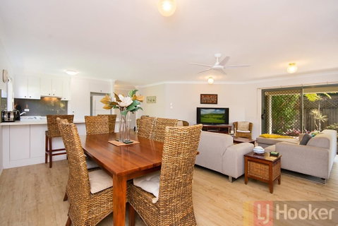 32 Beachside - Hotel QLD 3