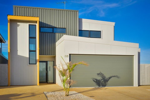 33 Inggarda Lane - PRIVATE JETTY & SPA - Hotel QLD 1