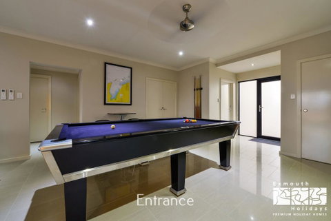 33 Inggarda Lane - PRIVATE JETTY & SPA - Hotel QLD 2