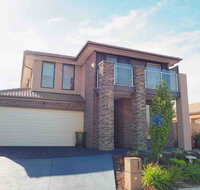 4 Bed 2 And A Half Bath Luxury Villa in Point Cook - Hotel QLD