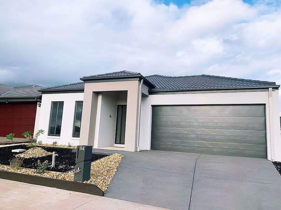 Tarneit VIC Hotel QLD