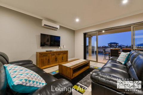 5 Kestrel Place - PRIVATE JETTY & POOL - Hotel QLD 2