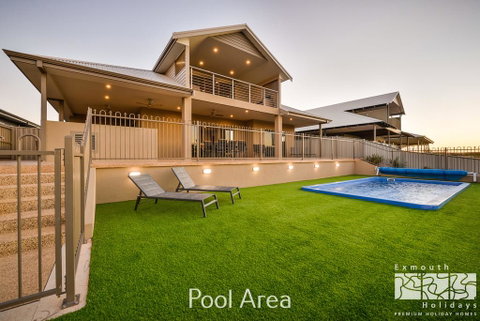 5 Kestrel Place - PRIVATE JETTY & POOL - Hotel QLD 0