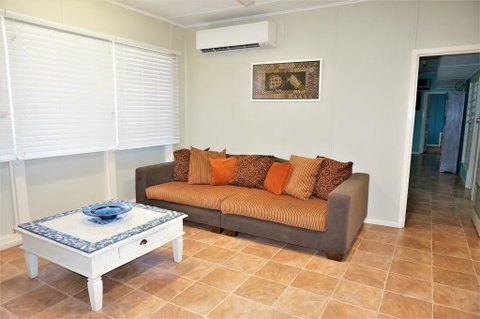 5 Learmonth Street - Close To Town Centre - Hotel QLD 2