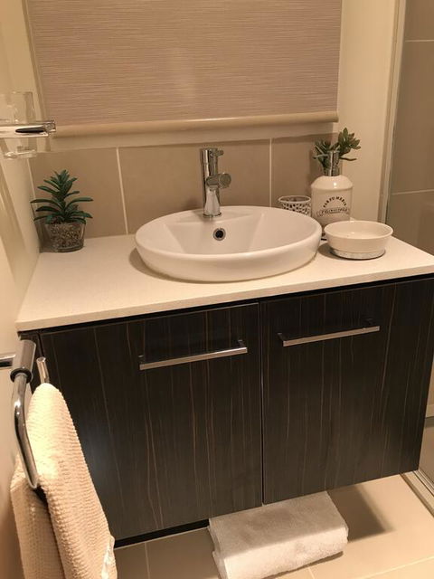 5 Star Room With Own Bathroom - Singles, Couples, Families Or Executives - Hotel QLD 3