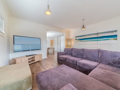 5B Genesta St, Cowes - Hotel QLD 0