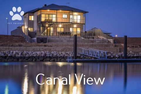 6 Corella Court - PRIVATE JETTY & POOL - Hotel QLD 1