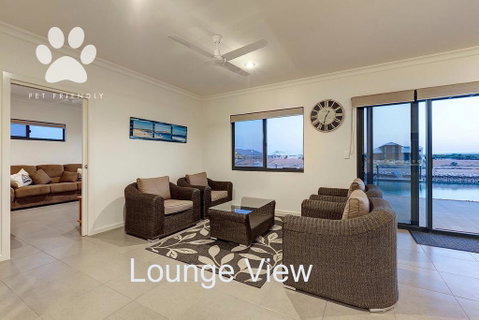 6 Corella Court - PRIVATE JETTY & POOL - Hotel QLD 3
