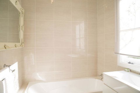 88 Morrisset - Hotel QLD 2