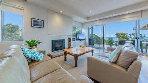 9 Charmandene On The Beach - Hotel QLD 0