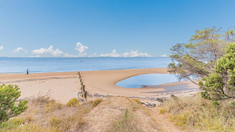 9 Charmandene On The Beach - Hotel QLD 1