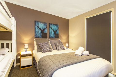 Acacia 2 - Luxurious Holiday Townhouse - Hotel QLD 2