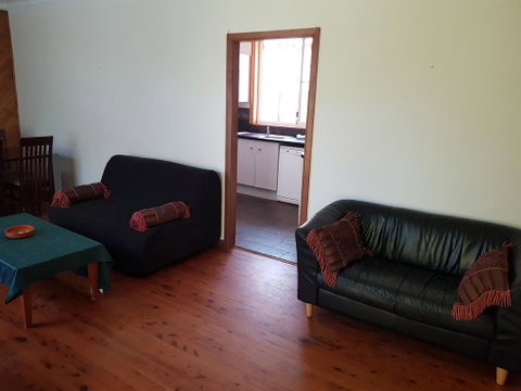 Accommodation Sydney North Shore: Frenchs Forest 3 Bedroom House - Hotel QLD 1