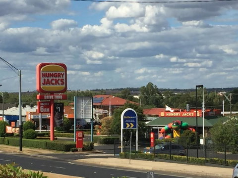 Across Country Motel And Serviced Apartments - Hotel QLD 3