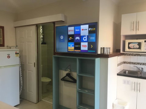 Across Country Motel And Serviced Apartments - Hotel QLD 2