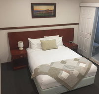 Across Country Motel and Serviced Apartments - Hotel QLD