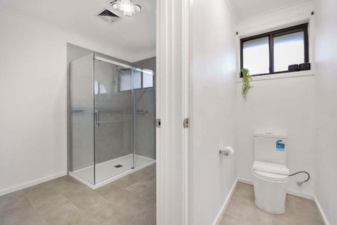 Econo Lodge Lilydale - Hotel QLD 4