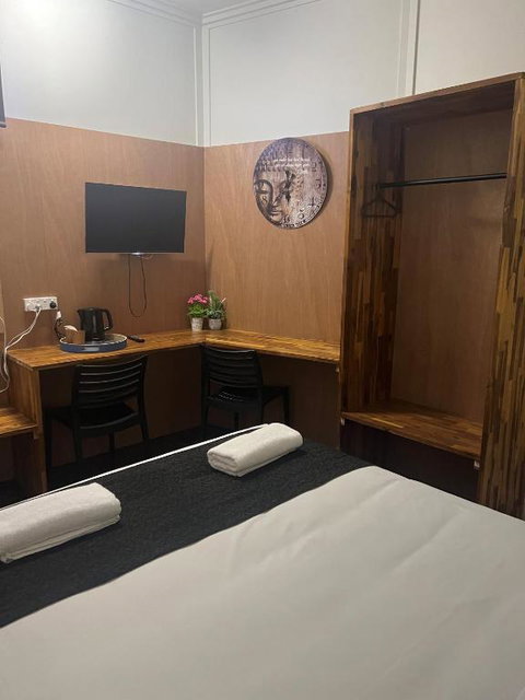 Gin Gin Budget Accommodation - Hotel QLD 0