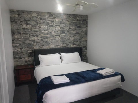 Happy Wanderer Motel Bendigo CHILDREN NOT PERMITTED Over 18s Only - Hotel QLD 1