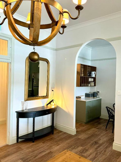 Grand Old Crow Hotel - Hotel QLD 3