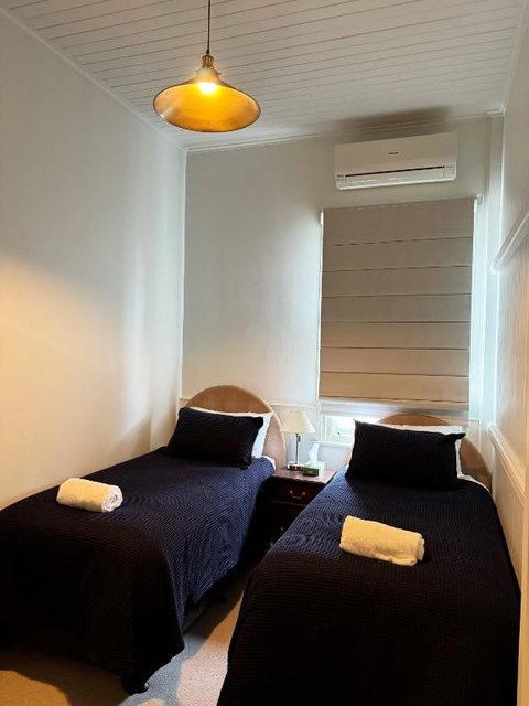 Grand Old Crow Hotel - Hotel QLD 1
