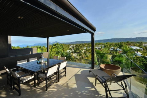Hapuka - Luxury Villa With Stunning Views On Murphy St - Hotel QLD 0