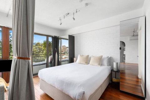 Harbour Horizon - Iconic Skyline Retreat With Pool - Hotel QLD 3