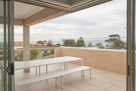 Harbour Horizons - Balcony BBQs And Calm Water Views - Hotel QLD 3