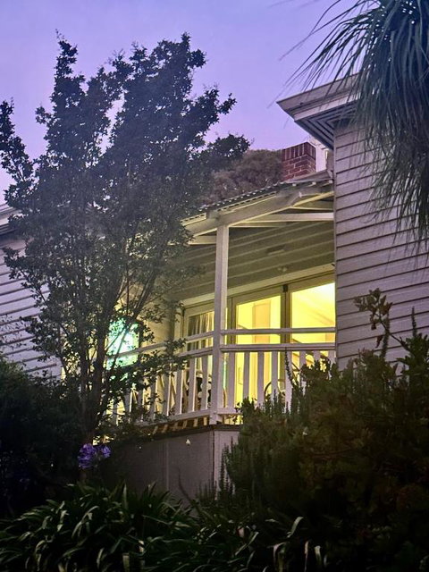 Hilltop Cottage - Hotel QLD 2