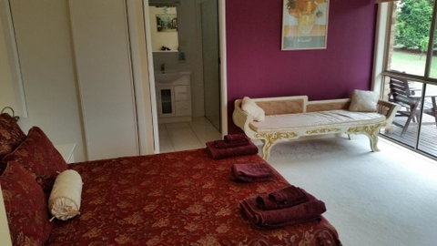 Hilltop Hideaway - Hotel QLD 3