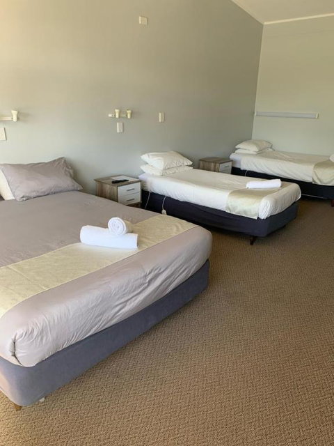 HOPETOUN COMMUNITY HOTEL MOTEL - Hotel QLD 3