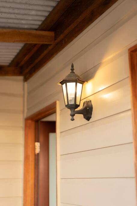 House Of Fairy Wren -Charming Queenslander Cottage Mins Drive To Brisbane CBD And Gabba Stadium! - Hotel QLD 2