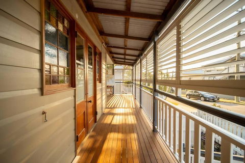 House Of Fairy Wren -Charming Queenslander Cottage Mins Drive To Brisbane CBD And Gabba Stadium! - Hotel QLD 1