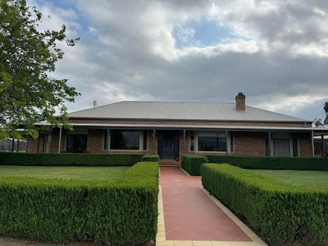 Hubbard Road - Hotel QLD 1