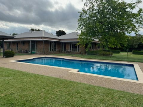 Hubbard Road - Hotel QLD 0