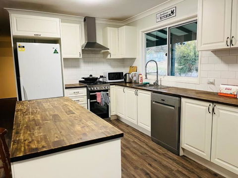 Hunter Village - Hotel QLD 3