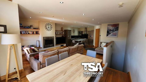 Ice Chalet 2 - Hotel QLD 1