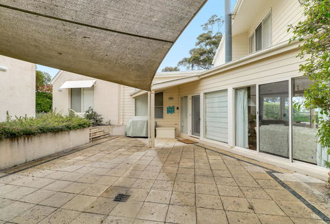 Aegina - Hotel QLD 1