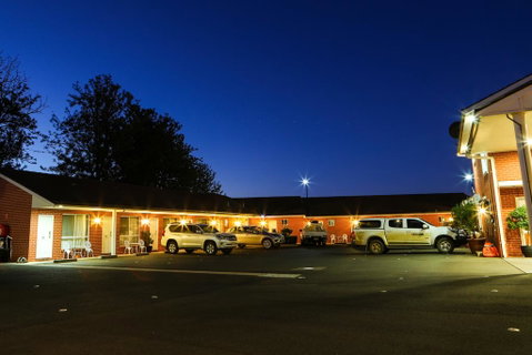 Akuna Motor Inn And Apartments - Hotel QLD 1
