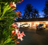 Akuna Motor Inn and Apartments - Hotel QLD